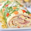 Rolada kanapkowa z pastą jajeczną i salami