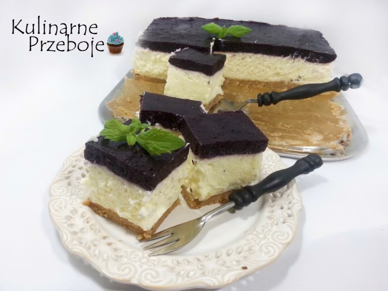 Sernik bez pieczenia z mascarpone i borówkami