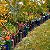 Dekoracja z kolorowych butelek
