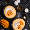 Mango smoothie bowl