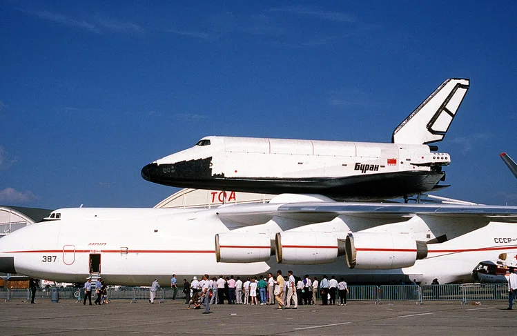 Zdjęcie Największy samolot świata Antonow An-225 Mrija zniszczony przez Rosjan. #2