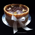 Tort tiramisu z karmelowo czekoladową polewą