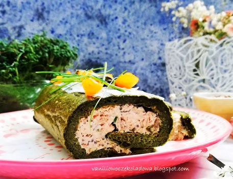 Zakręcona szpinakowa frittata z tuńczykiem, kaparami i zielonym pieprzem