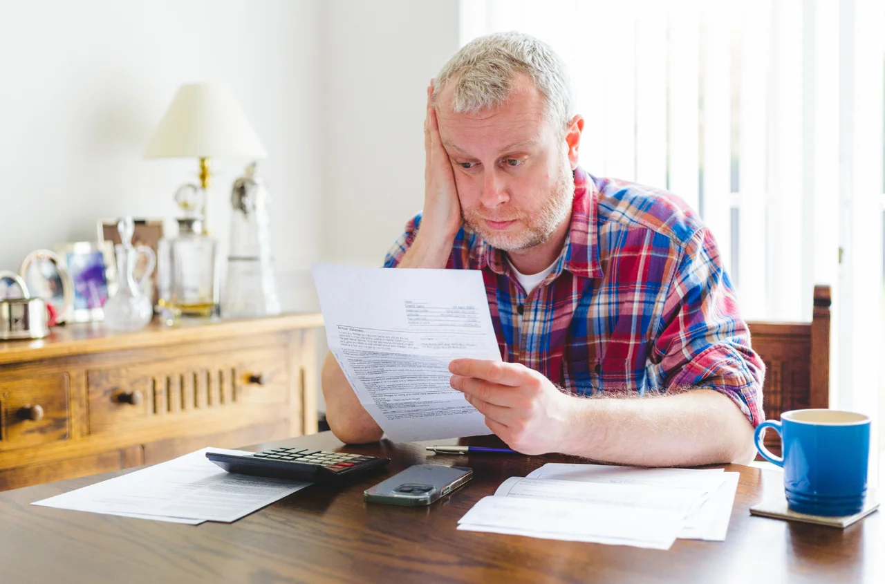 Nie utrzymywałem kontaktu z ojcem. „Czy po jego śmierci coś mi się należy?” — pyta Tomasz [LIST]