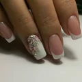 Elegancki klasyczny manicure