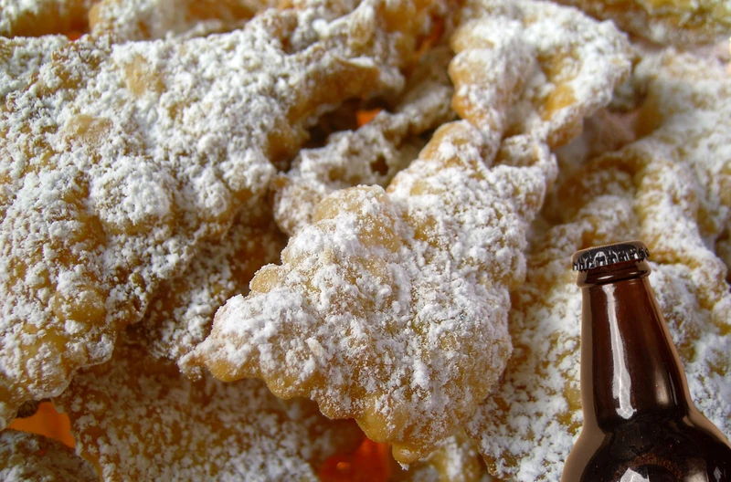 Tego nie znajdziesz w książce kucharskiej! Dodaj do faworków, a rozpłyną się w ustach!