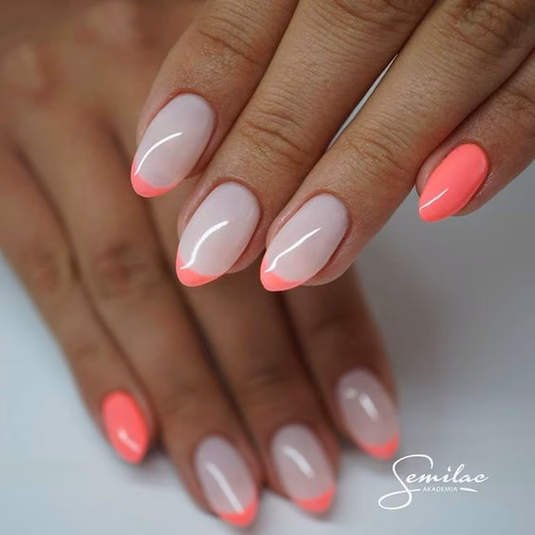 Delikatny manicure na lato