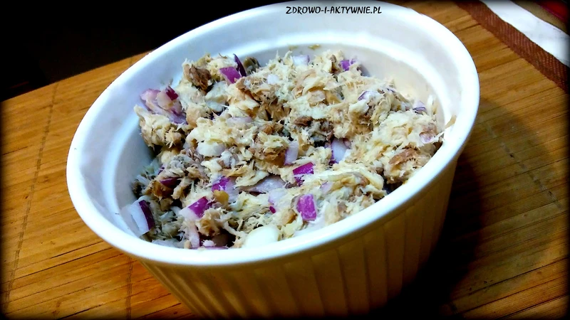 Pasta z makreli z cebulką i ogórkiem