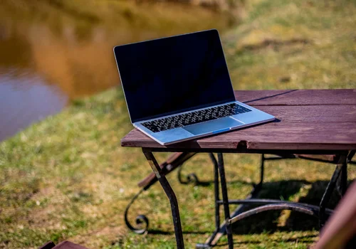 Umowa zlecenie automatycznie zamieniona na umowę o pracę ! W 2026 ogromna zmiana dla tysięcy pracowników