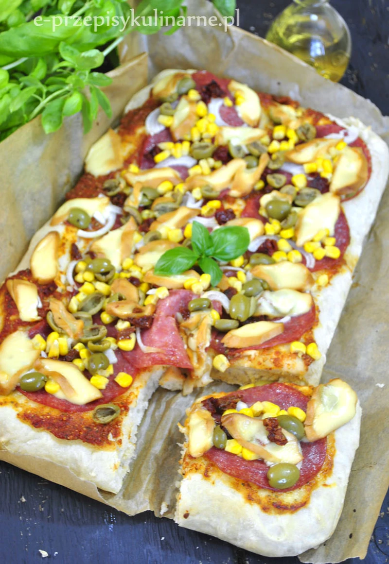 DOMOWA PIZZA NA GRUBYM CIEŚCIE