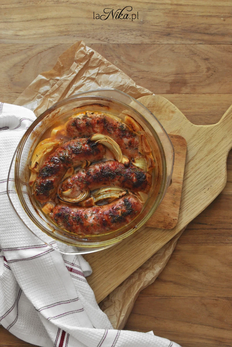 Pieczona biała kiełbasa