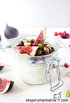 Owsianka z figami i pistacjami na śniadanie na słodko - Overnight Oats with Figs and Pistachios