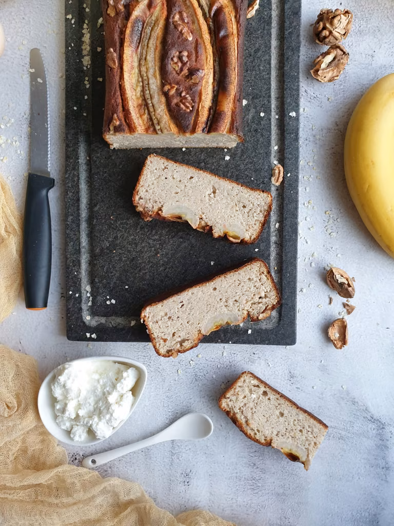 Chlebek bananowy, zdrowy deser bez dodatku cukru