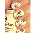 Śnieżynkowy manicure