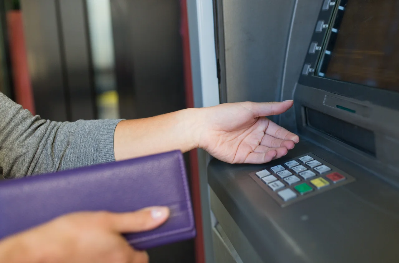 Nowy limit w bankomatach Euronet. Nie wypłacisz już więcej niż 200 zł!