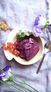domowe lody jagodowe