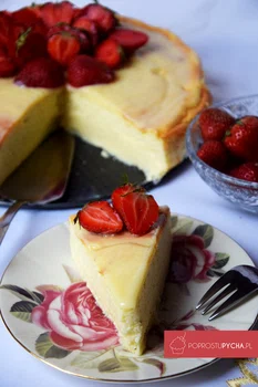 Sernik najdelikatniejszy wśród serników- można powiedzieć, że w smaku przypomina ptasie mleczko!