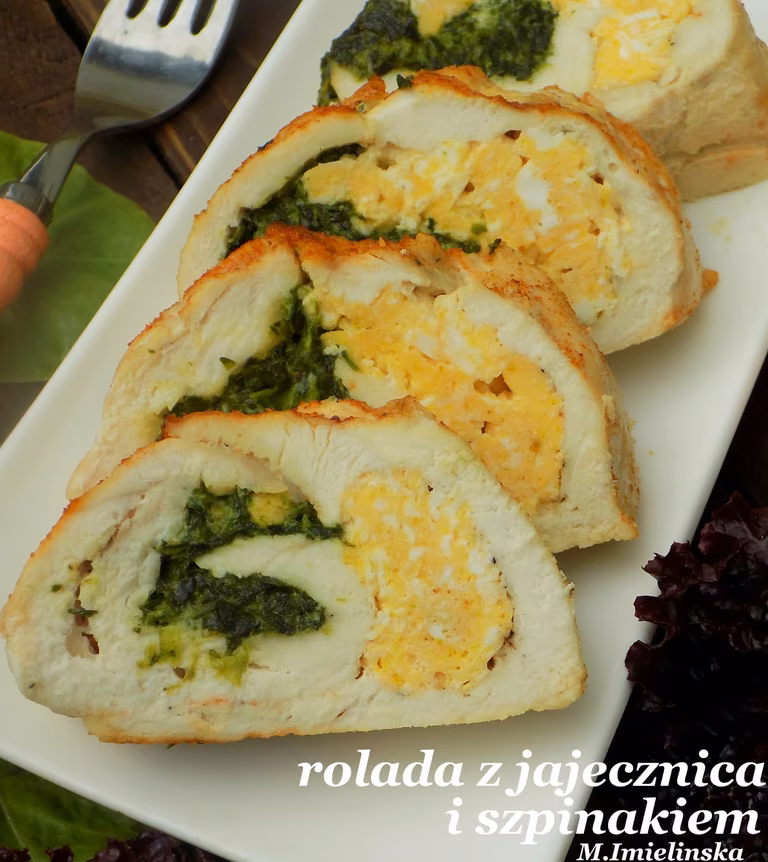 Rolada drobiowa z jajecznicą i szpinakiem