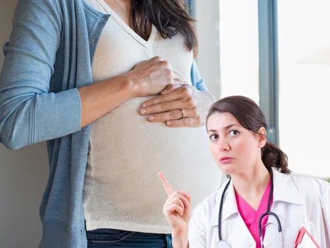 Lista niepokojących objawów w ciąży. Co mogą oznaczać?