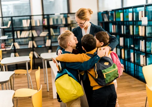 Międzynarodowy Dzień Przytulania Bibliotekarza: Święto, które warto obchodzić