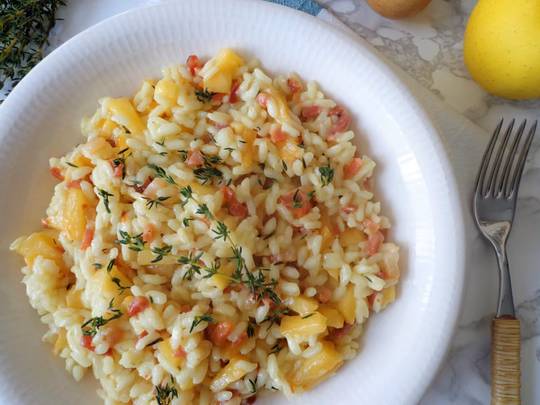 Jabłkowe risotto z tymiankiem i wędzoną szynką