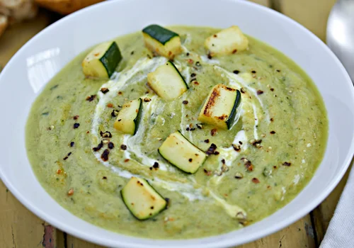 Ta prosta zupa to świetny przepis dla zabieganych! Jej konsystencja będzie pasować też dzieciom