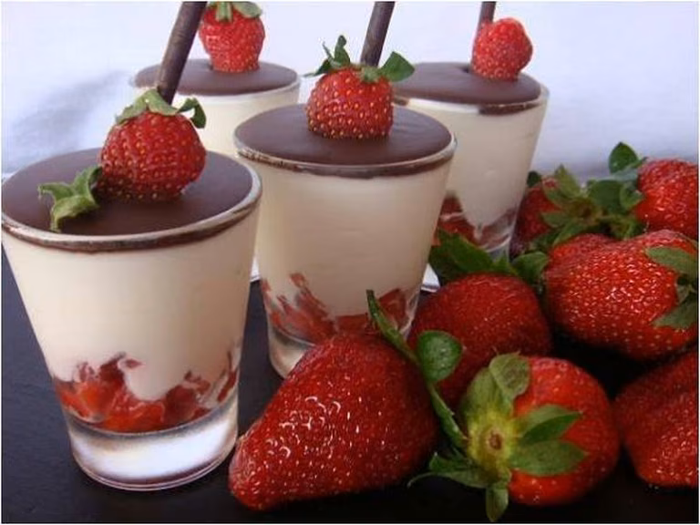 Truskawkowy deserek