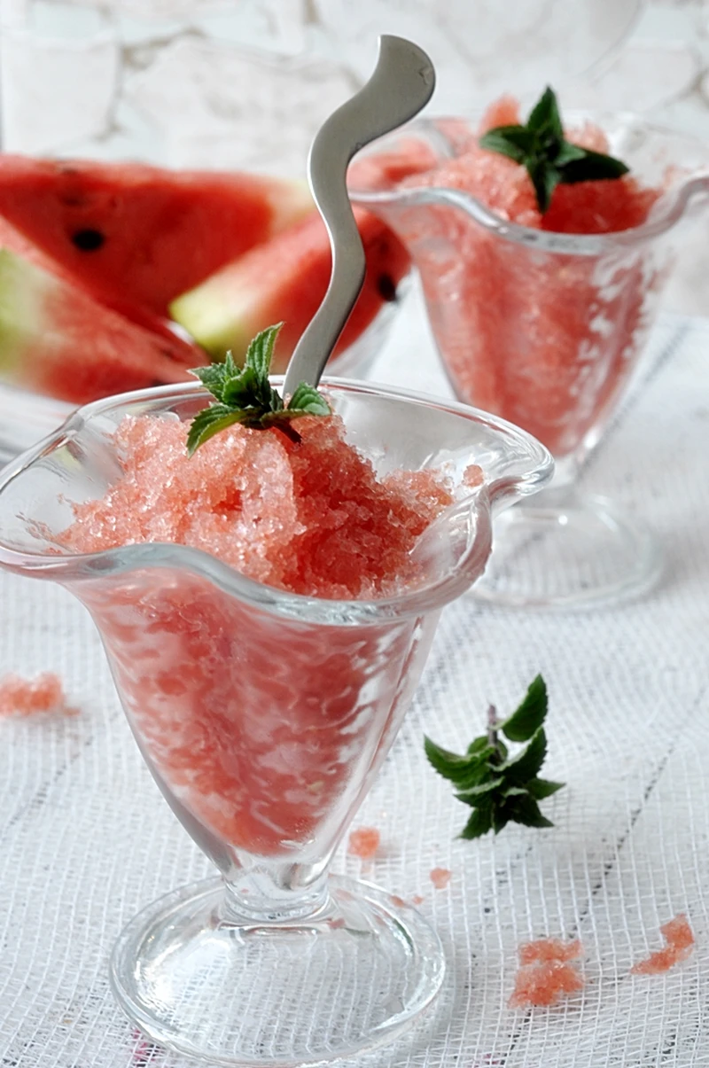 Granita arbuzowa z nutą alkoholu