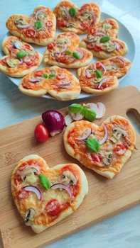 ❤️ Pizzerinki w kształcie serca ❤️ Błyskawiczne , bez wyrastania ❤️