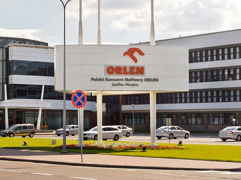 Orlen zmienia nazwę! Chce pozbyć się niewygodnej łatki!