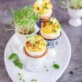 Jajka faszerowane bekonem i majonezem truflowym