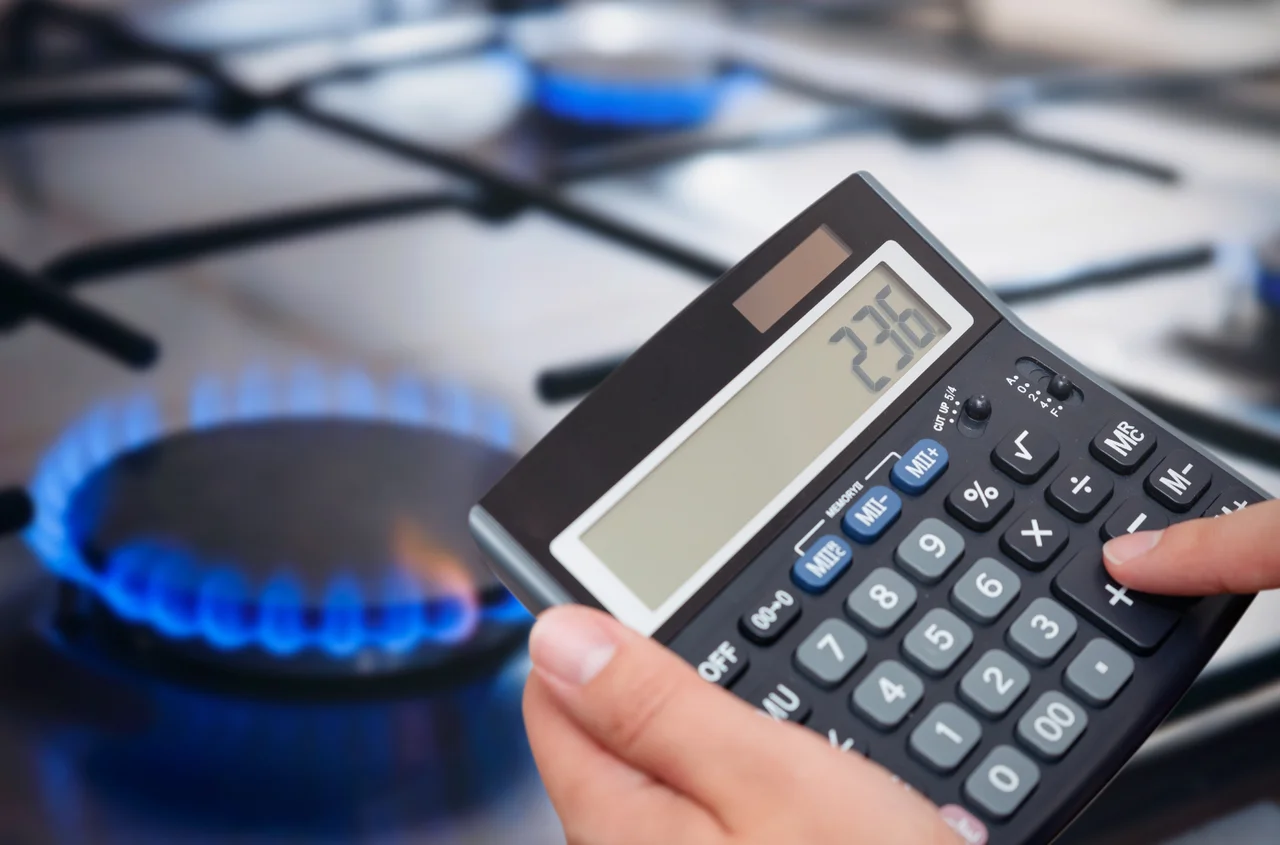 Sezon 2026 z nowymi rachunkami za gaz! Więcej zapłacimy, mimo „obniżek”