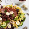 Makaronowa sałatka z dojrzewającą szynką i oliwkami