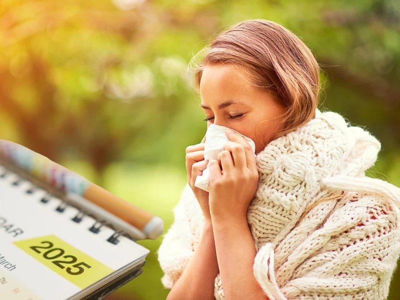 Kalendarz pylenia 2025 – dni, kiedy alergicy muszą zostać w domu!
