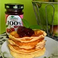 Delikatne placuszki serowe z wiśniowym dżemem