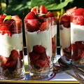 Deserek z truskawkami
