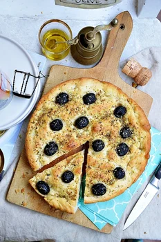Focaccia z oliwkami