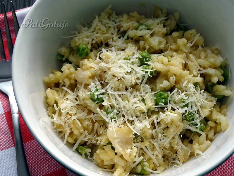 Risotto z owocami morza i zielonym groszkiem