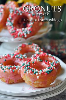 CRONUTS - pączki z ciasta francuskiego.