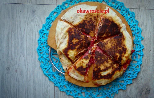 Quesadilla z salami i szynką