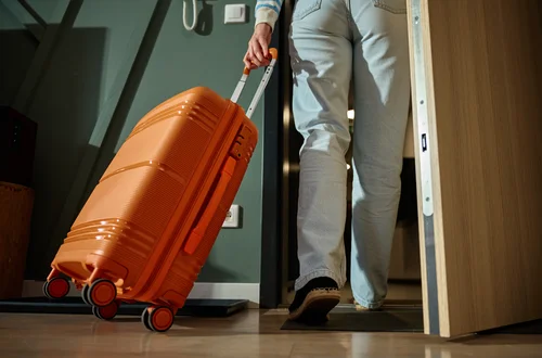 Wyjazd na L4 bez konsekwencji? ZUS zmienia zasady od kwietnia!