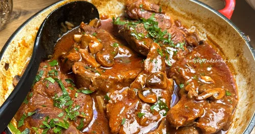 Karkówka duszona na patelni, prosty przepis