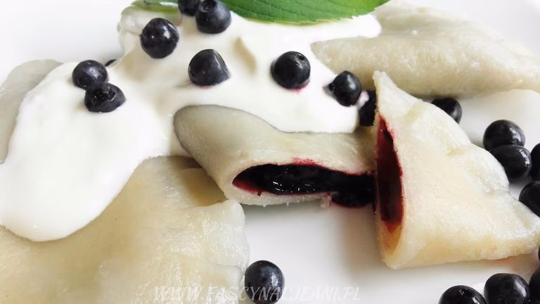 Pierogi z jagodami