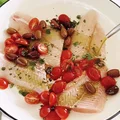 Pieczony dorsz w pomidorkach, oliwkach i cytrynie! Przepis na szybki dbiad