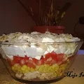 sałatka z serem feta i migdałami.