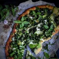 Pizza zielona, z jarmużem i cukinią