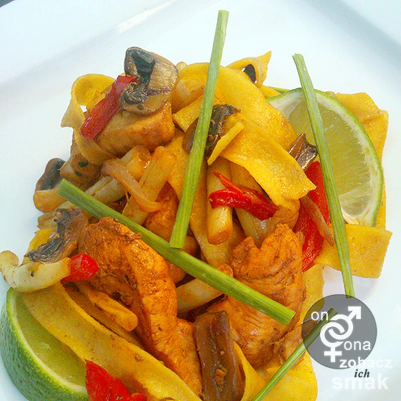 stir fry z fasolką szparagową i kurczakiem