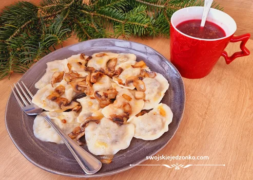 Pierogi pieczarkowo - ziemniaczane