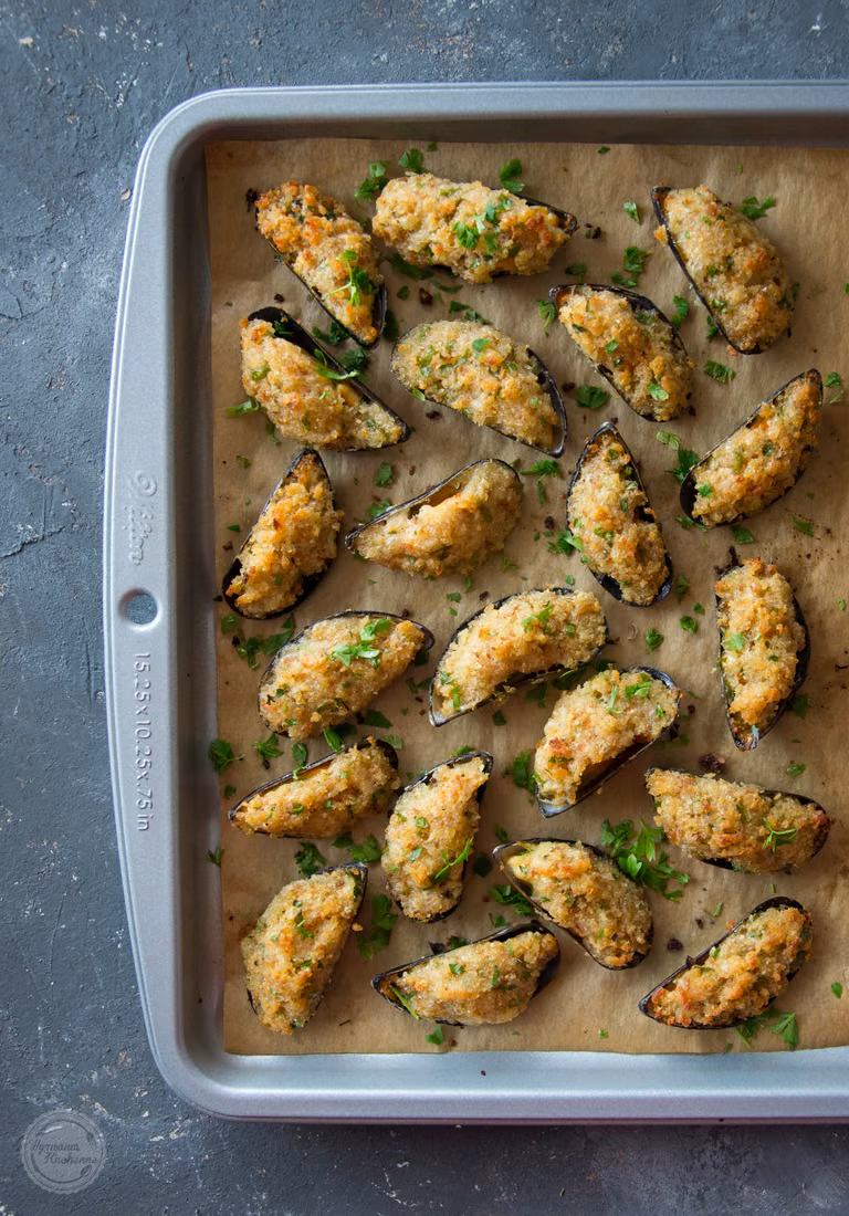 Małże zapiekane (Cozze gratinate)