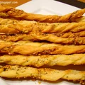 PALUCHY DROŻDŻOWE Z CZOSNKIEM ZIOŁAMI I PARMEZANEM
